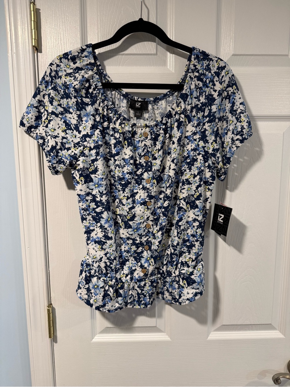 Floral Button-Front Short Sleeve Blouse